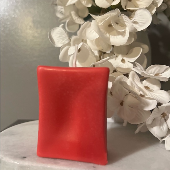 Hand Poured Soy Wax Candle - White Sage & Lavender - Picture 3 of 4